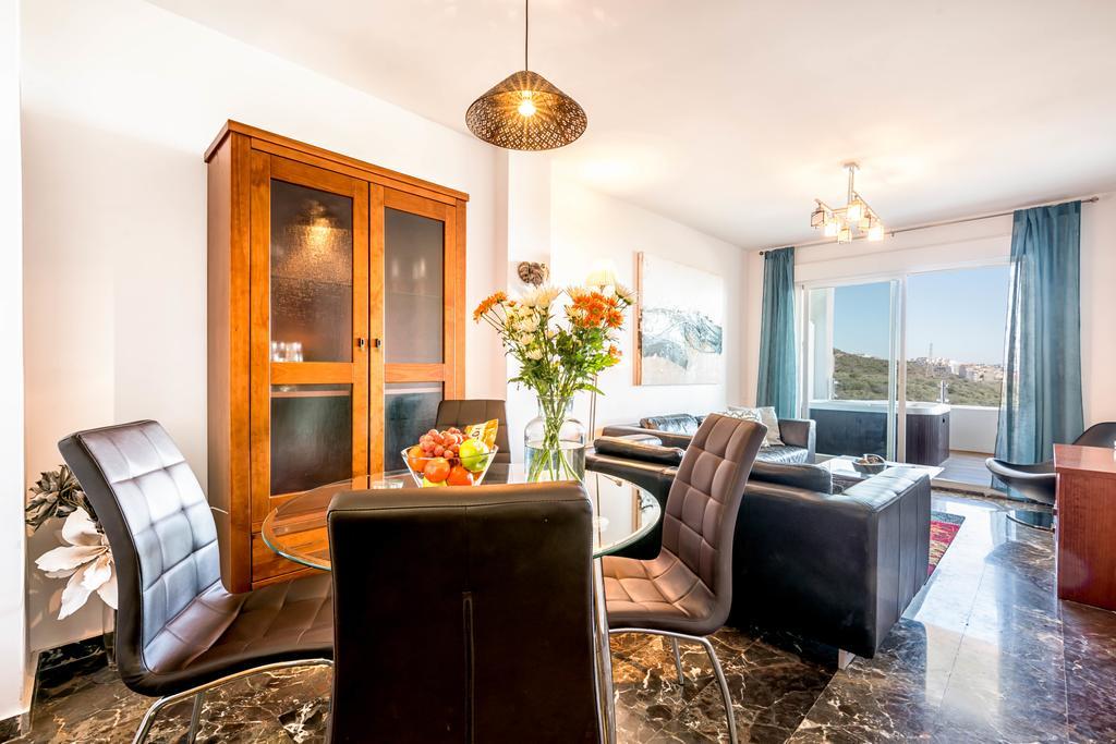 Carvajal Luxury Apartments - Free Parking Fuengirola Exterior foto